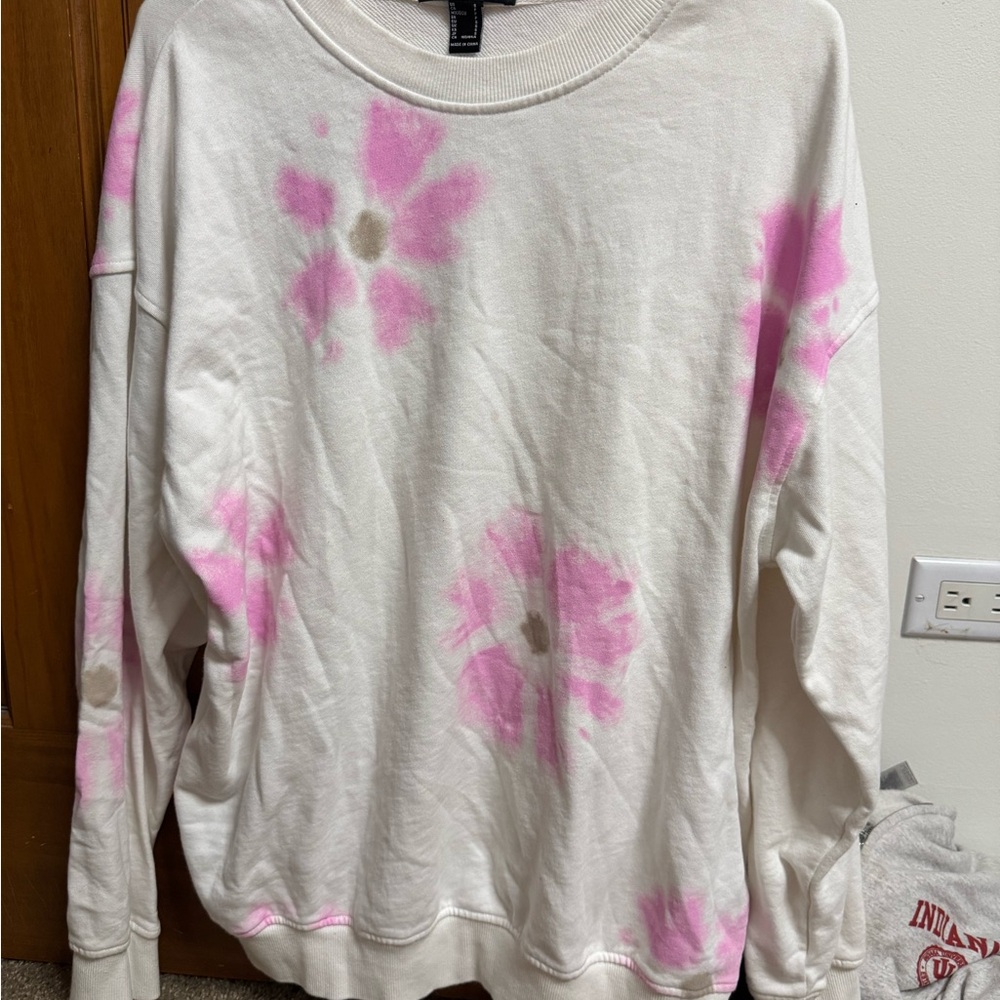 Forever 21 White and Pink Floral Sweatshirt